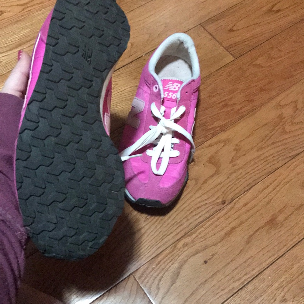 Pink New Balance - Picture 2 of 4